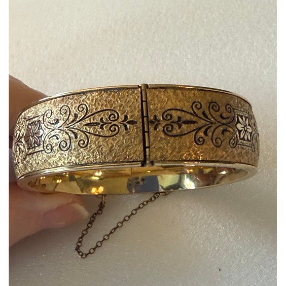 Vintage Gold Filled Etched Black Enamel Bangle Bracelet Fine - Picture 4 of 11